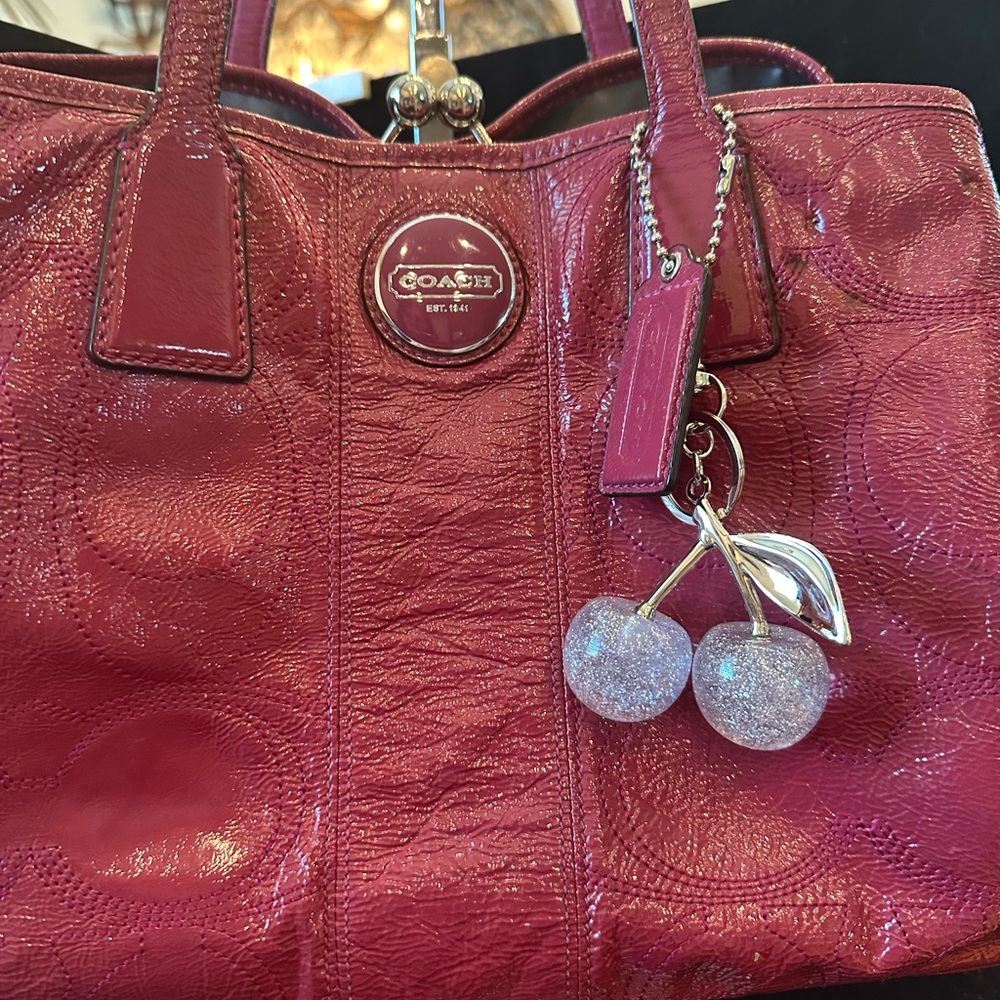 COACH Signature Women's Cherry Kisslock Tote Bag in Raspberry - Picture 3 of 16